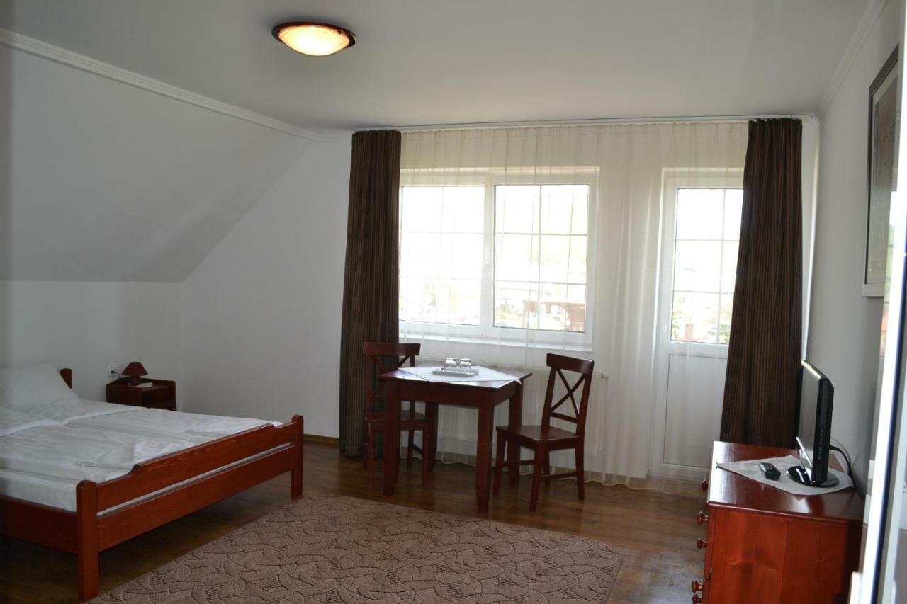 Margareta Vendeghaz Otel Lupeni  Dış mekan fotoğraf